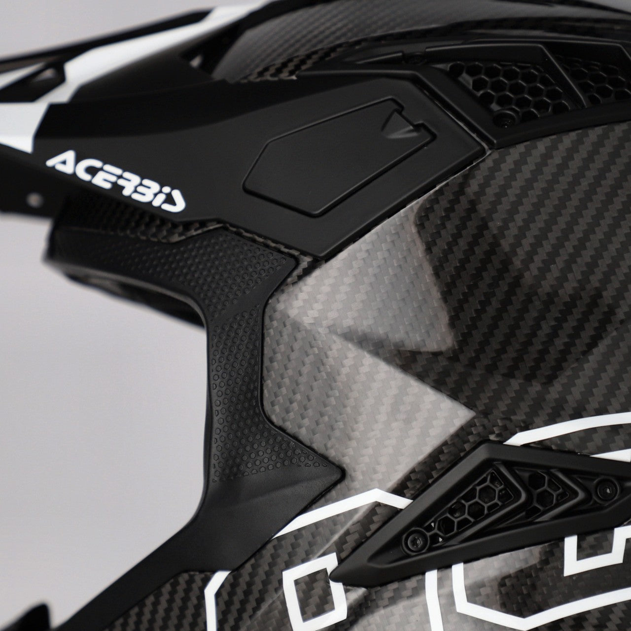AIRSTRIKE-C CARBON HELMET BLACK/WHITE 315