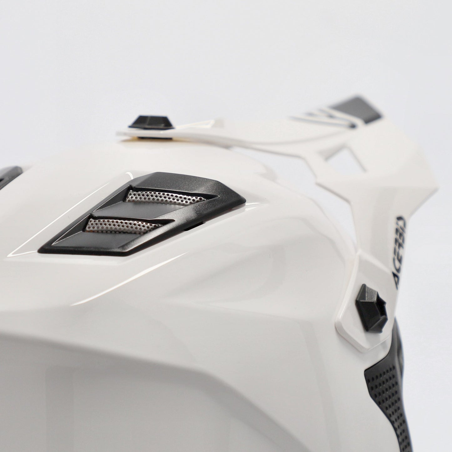 PROFILE JUNIOR HELMET WHITE 030 22-06