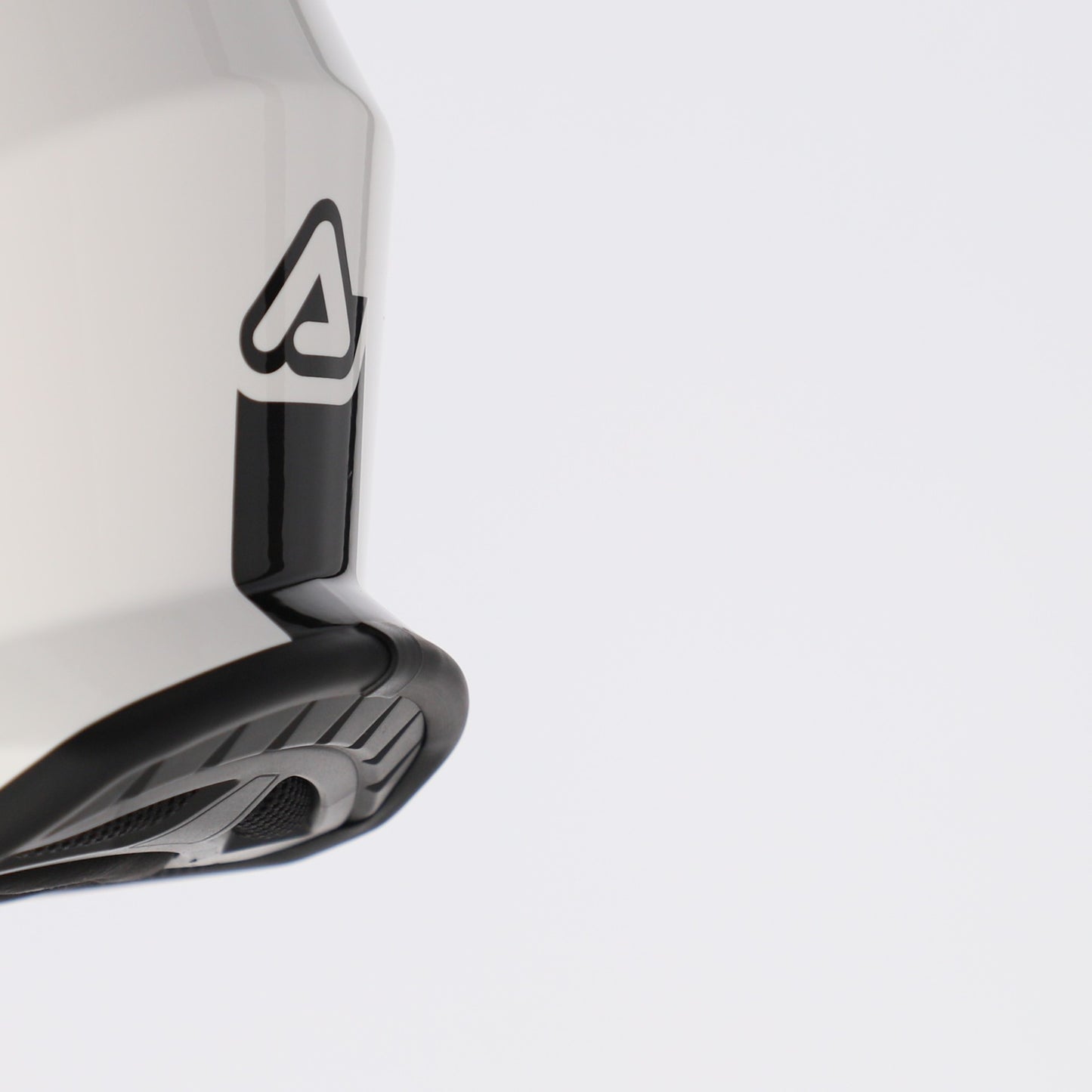 PROFILE JUNIOR HELMET WHITE 030 22-06