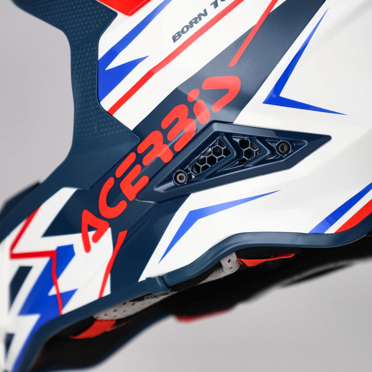 AIRSTRIKE-X HELMET WHITE/BLUE/RED FIBRE 034